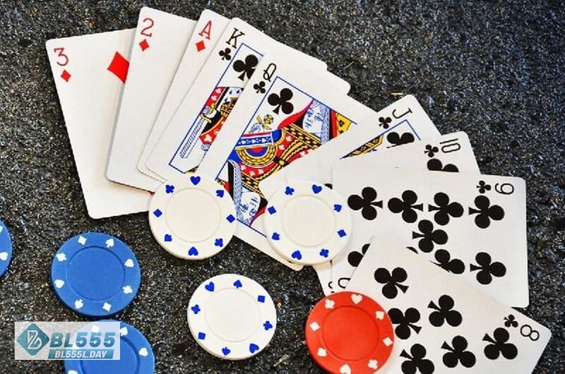 cách đánh phỏm - Chiến lược khởi đầu: Quy hoạch bài và định hướng phỏm